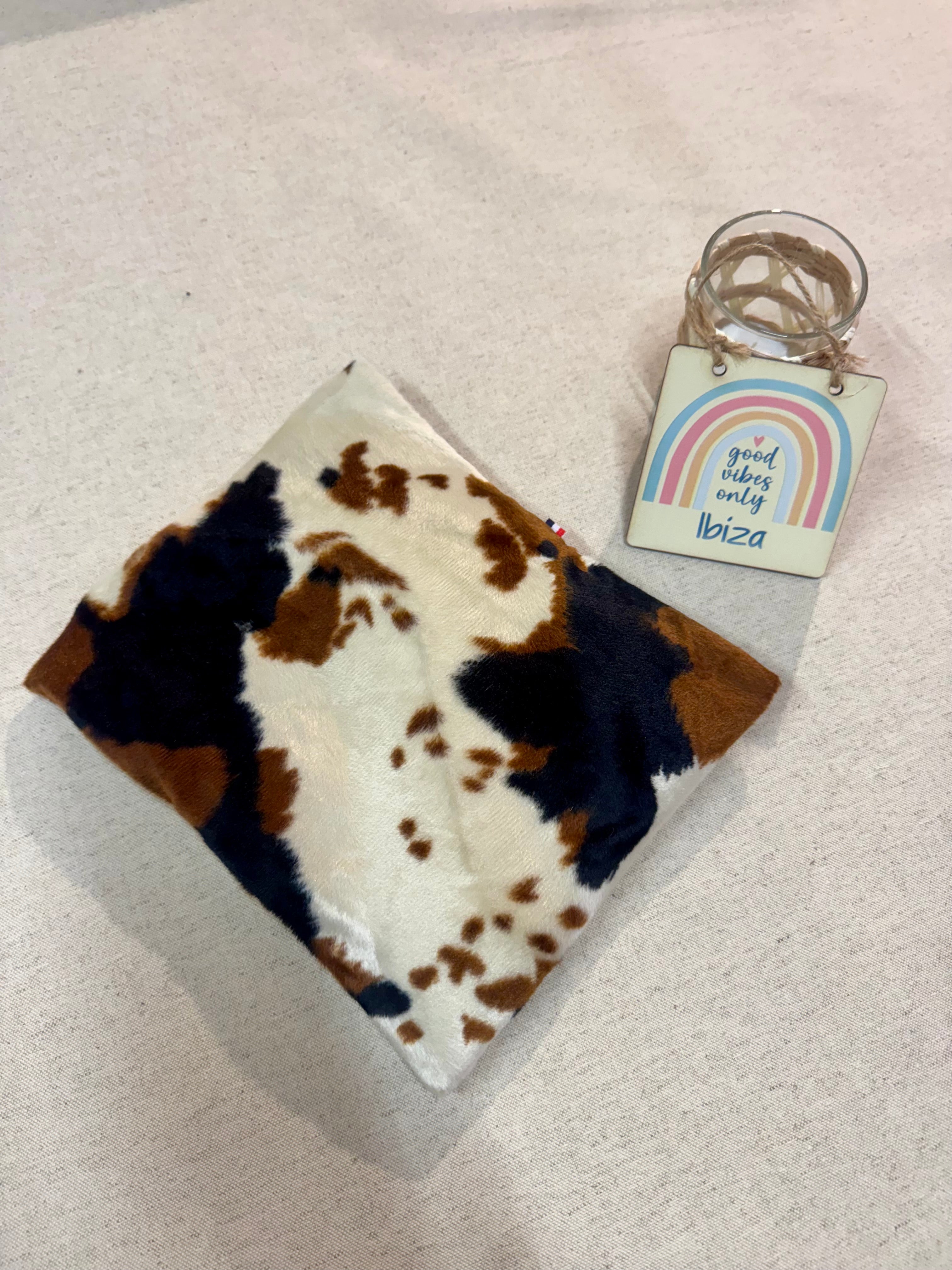 Bouillotte artisanale Tissu Vache déhoussable avec noyaux de cerise