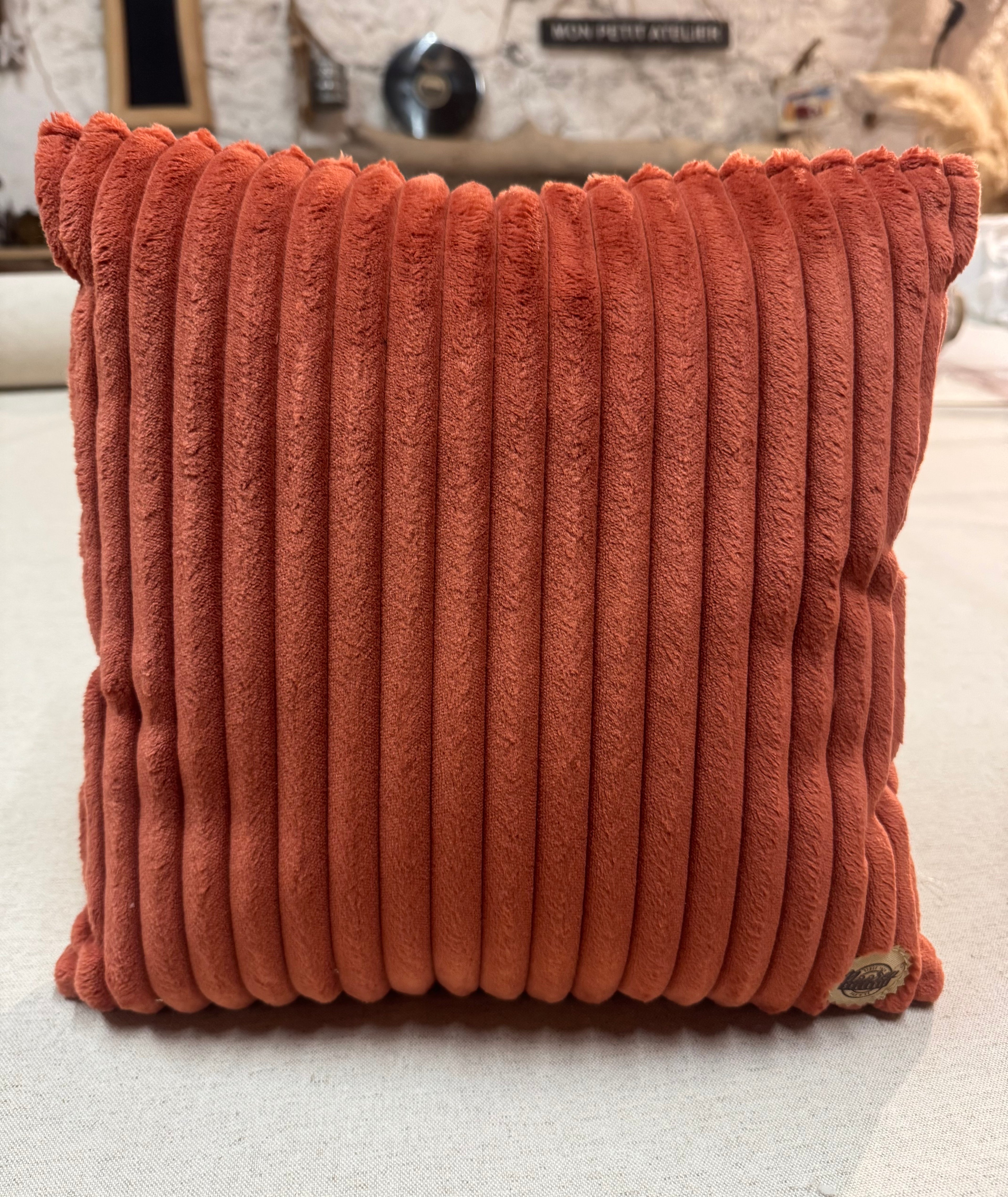 Coussin de décoration intérieure Velours Larges Cotes Terracotta
