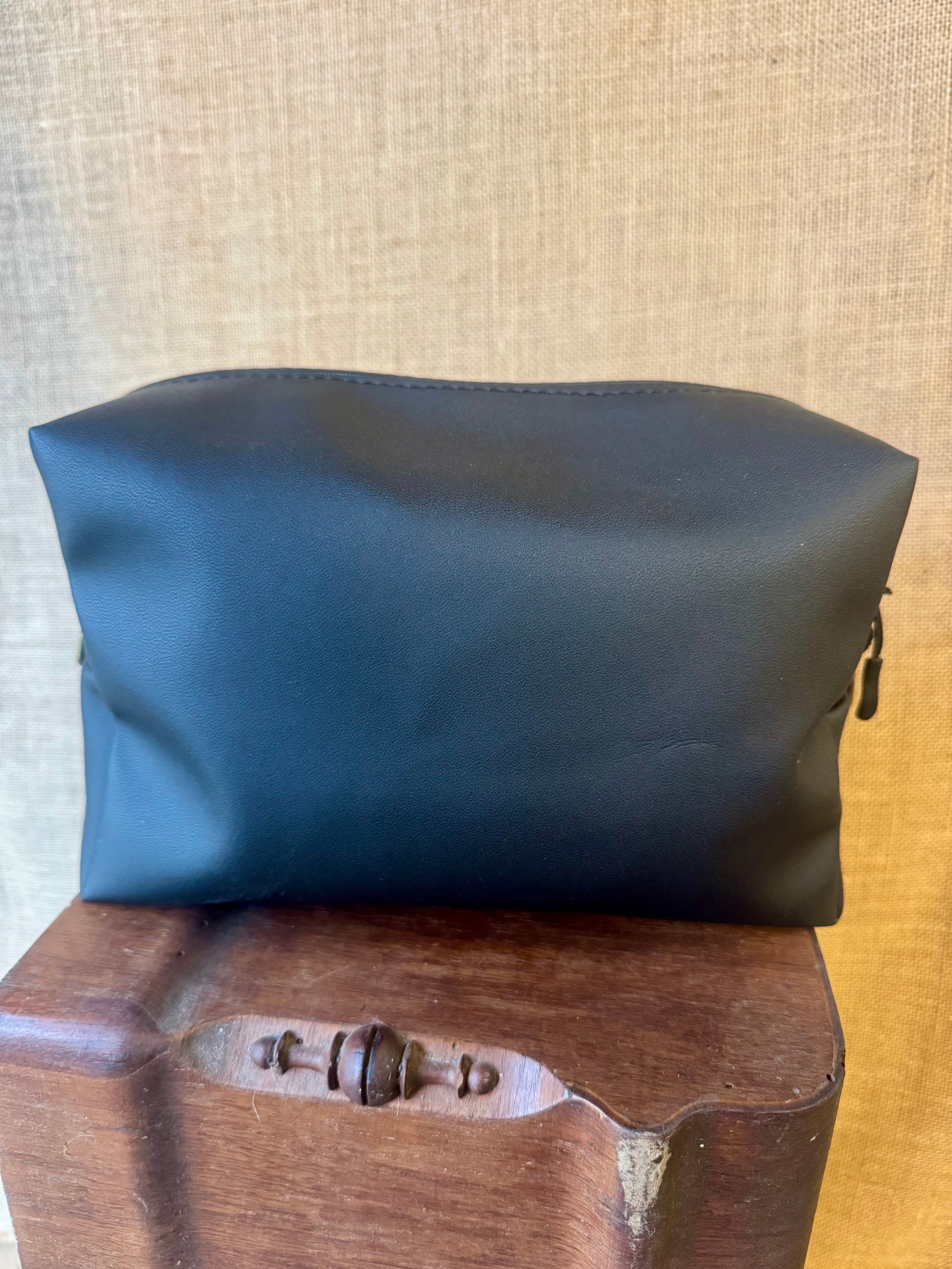 Trousse de toilette - simili noir tissu gris