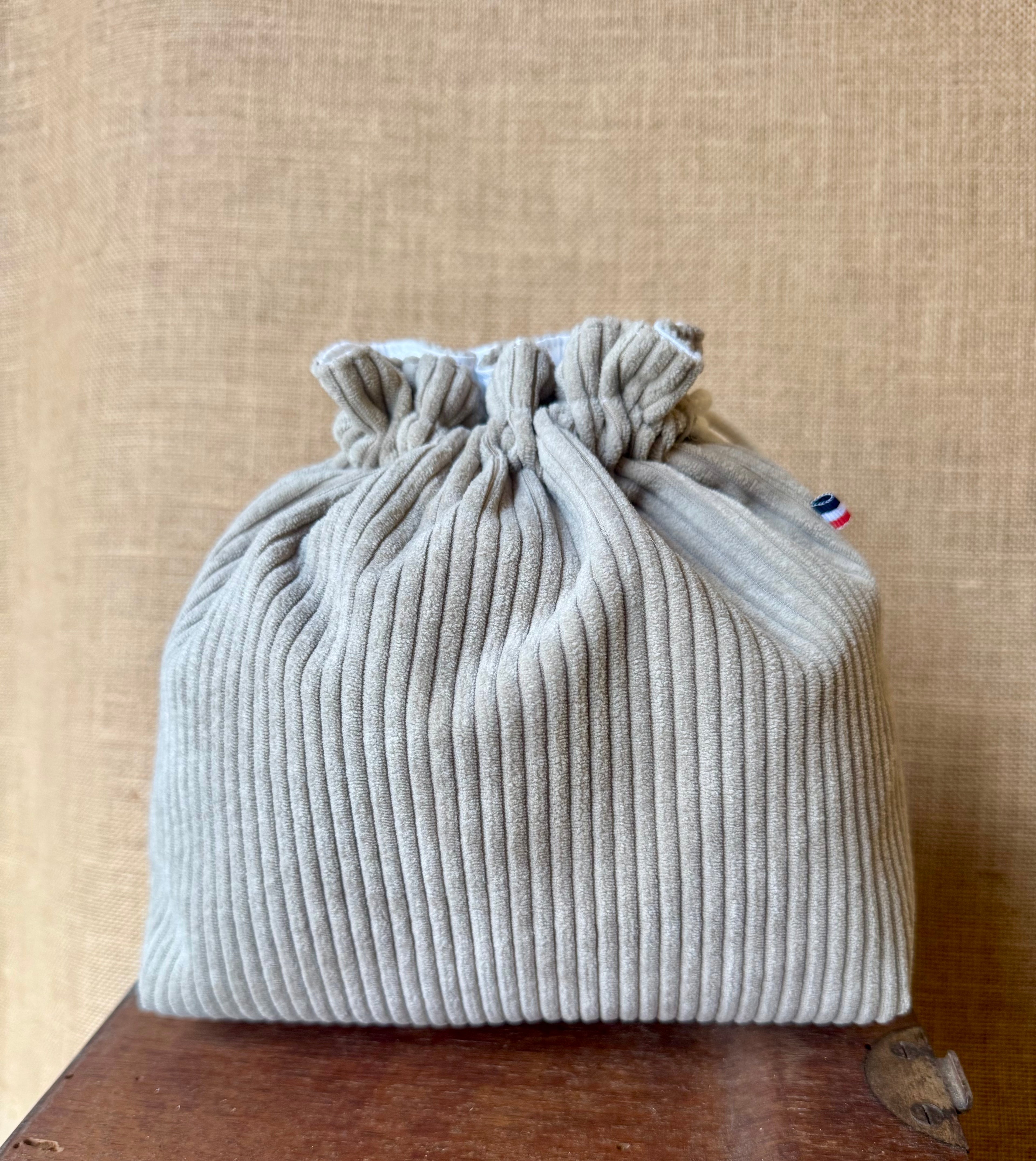 Petite Trousse Velours Beige / Chien Bouledogue