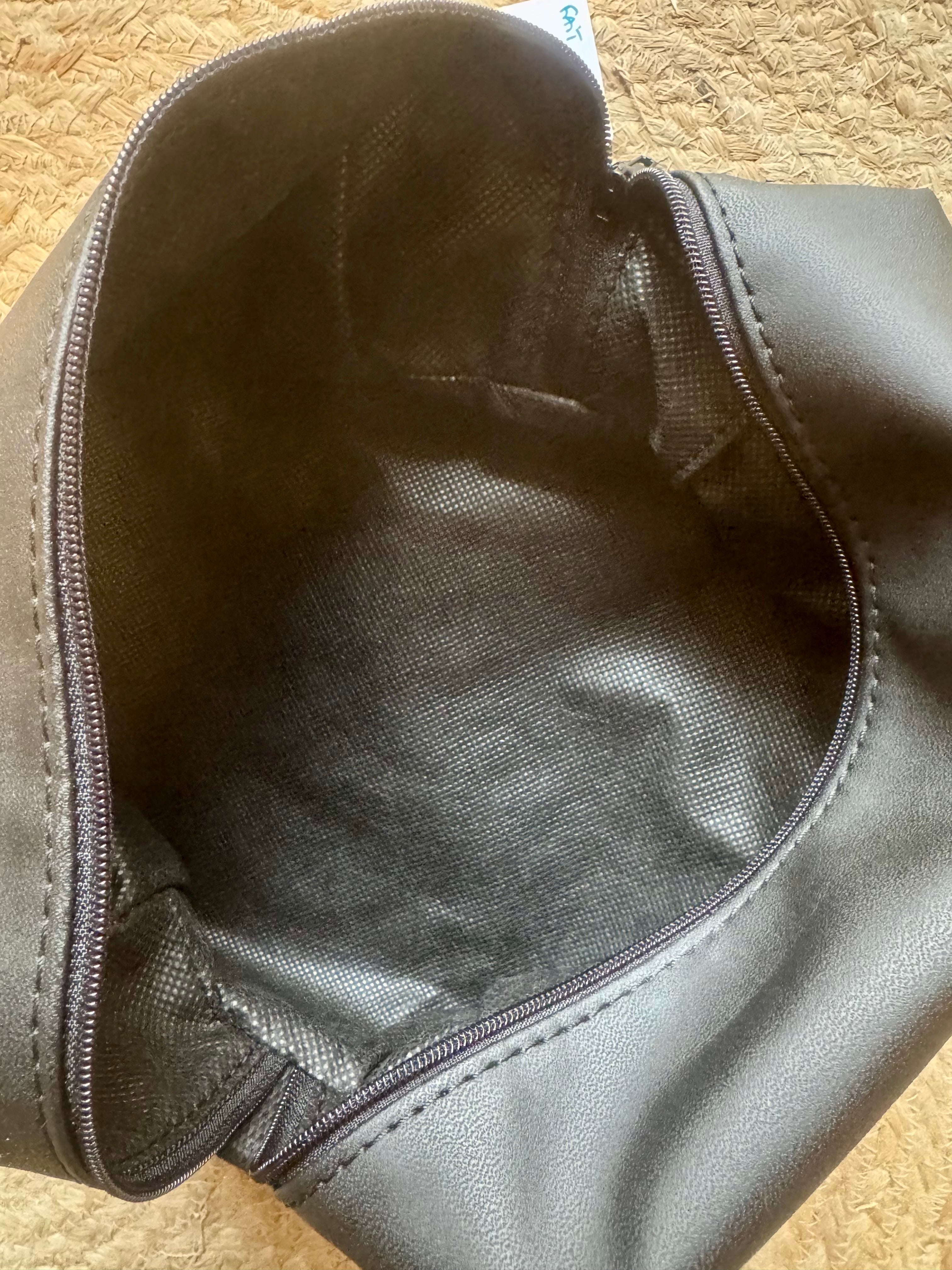 Trousse de toilette - simili noir tissu gris