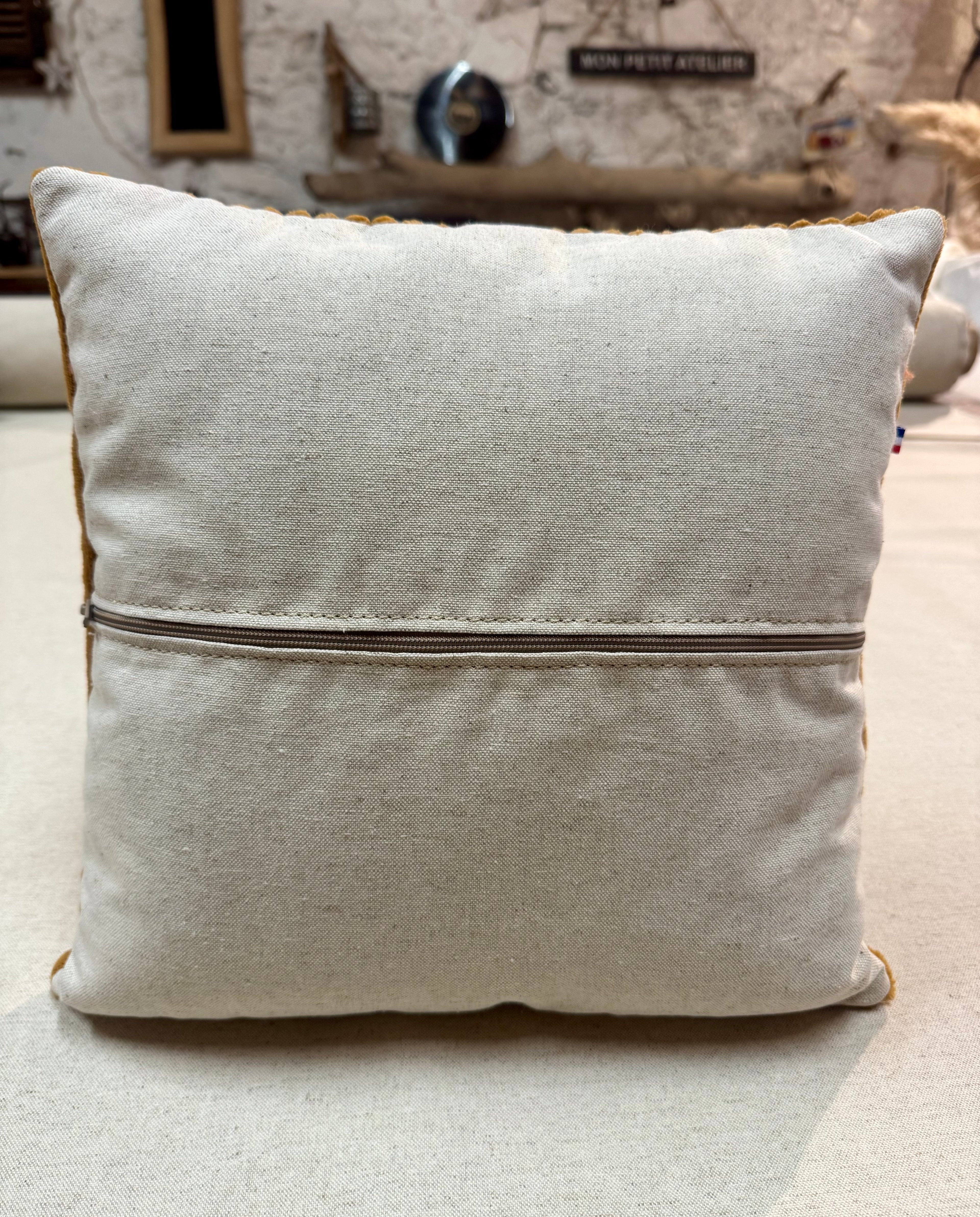 Coussin de décoration intérieure Velours Grosses Côtes Ocre