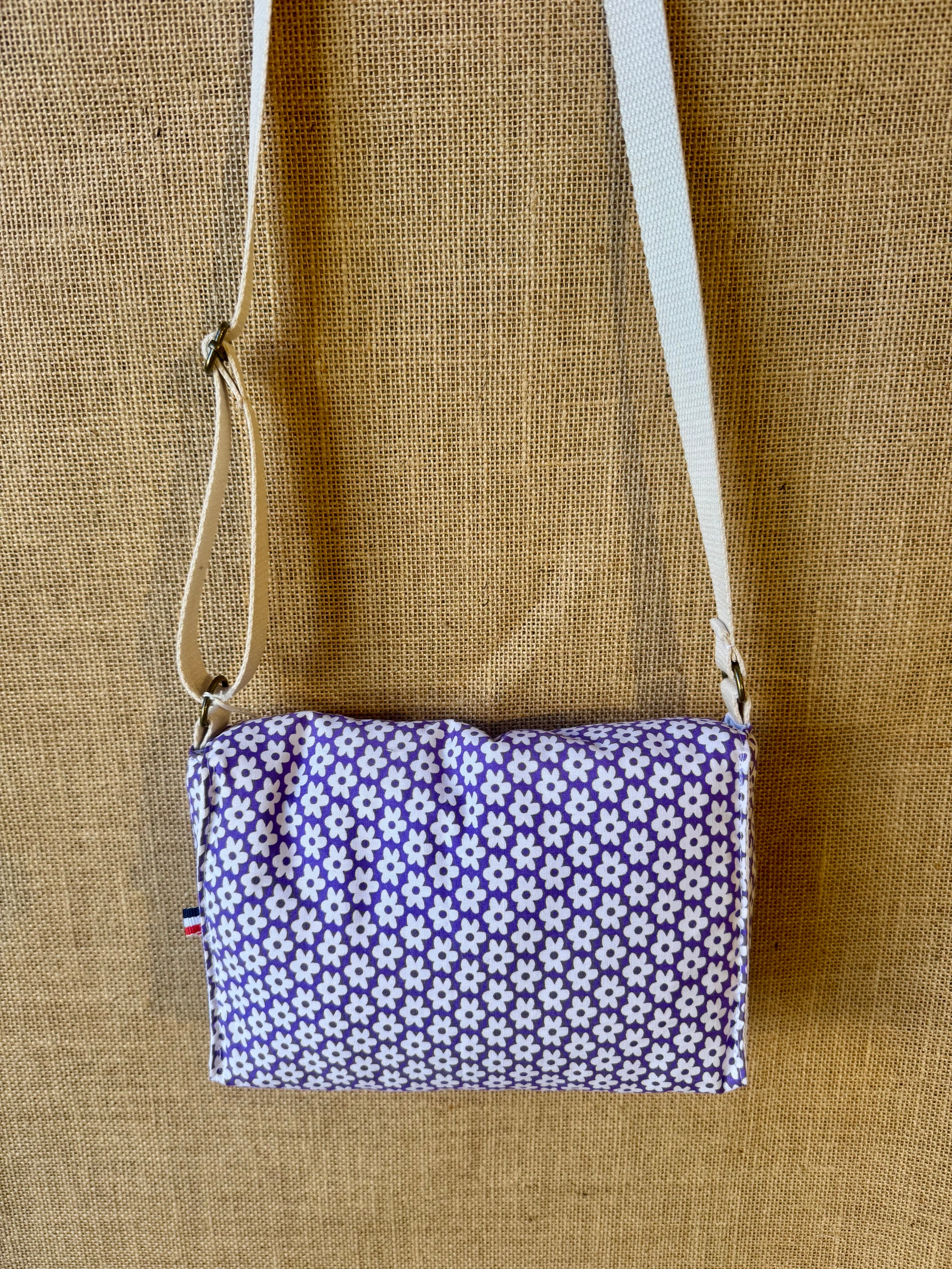 Sac bandoulière en tissu Fleurs violettes vintage