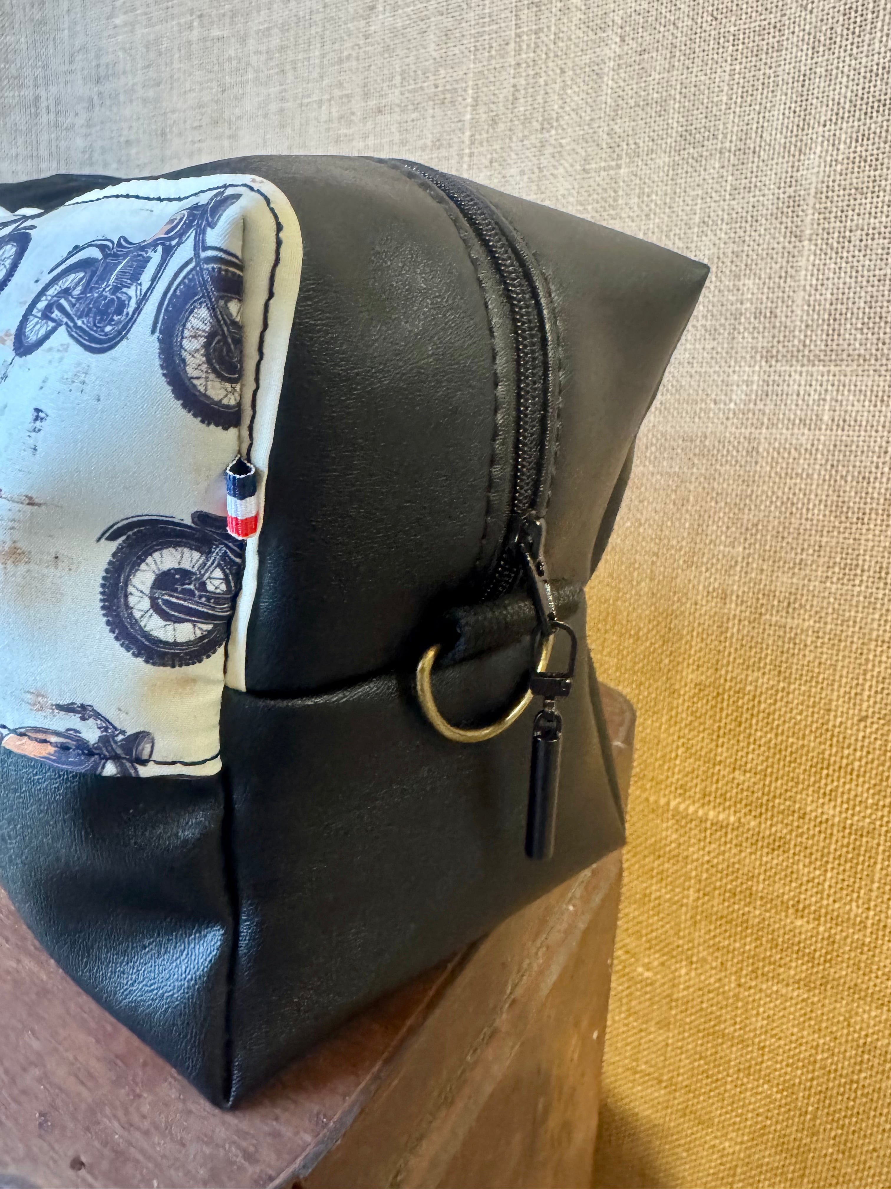 Trousse de toilette - Simili Noir / Tissu Moto