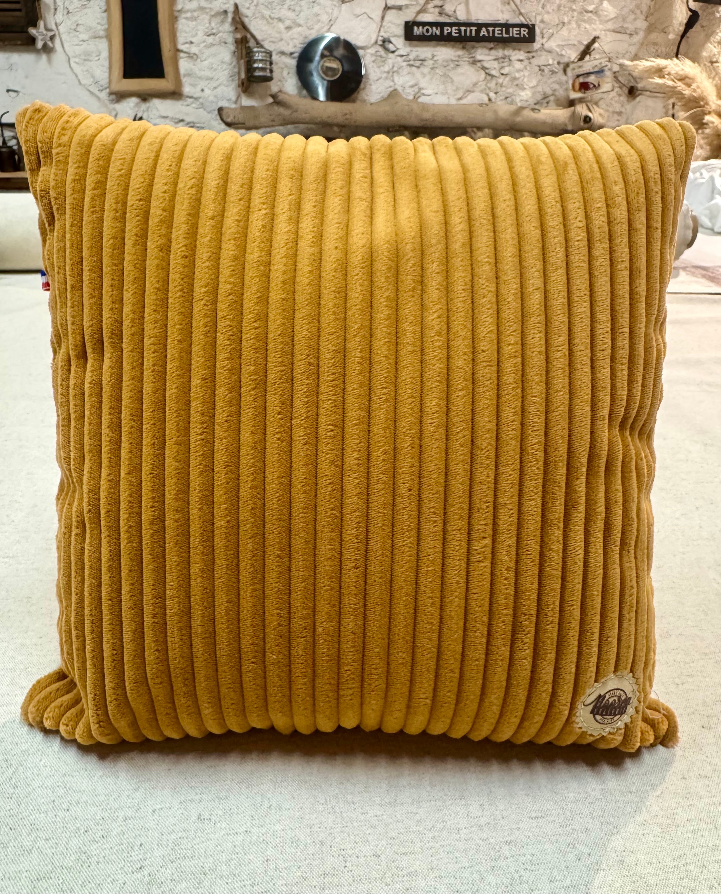 Coussin de décoration intérieure Velours Grosses Côtes Ocre