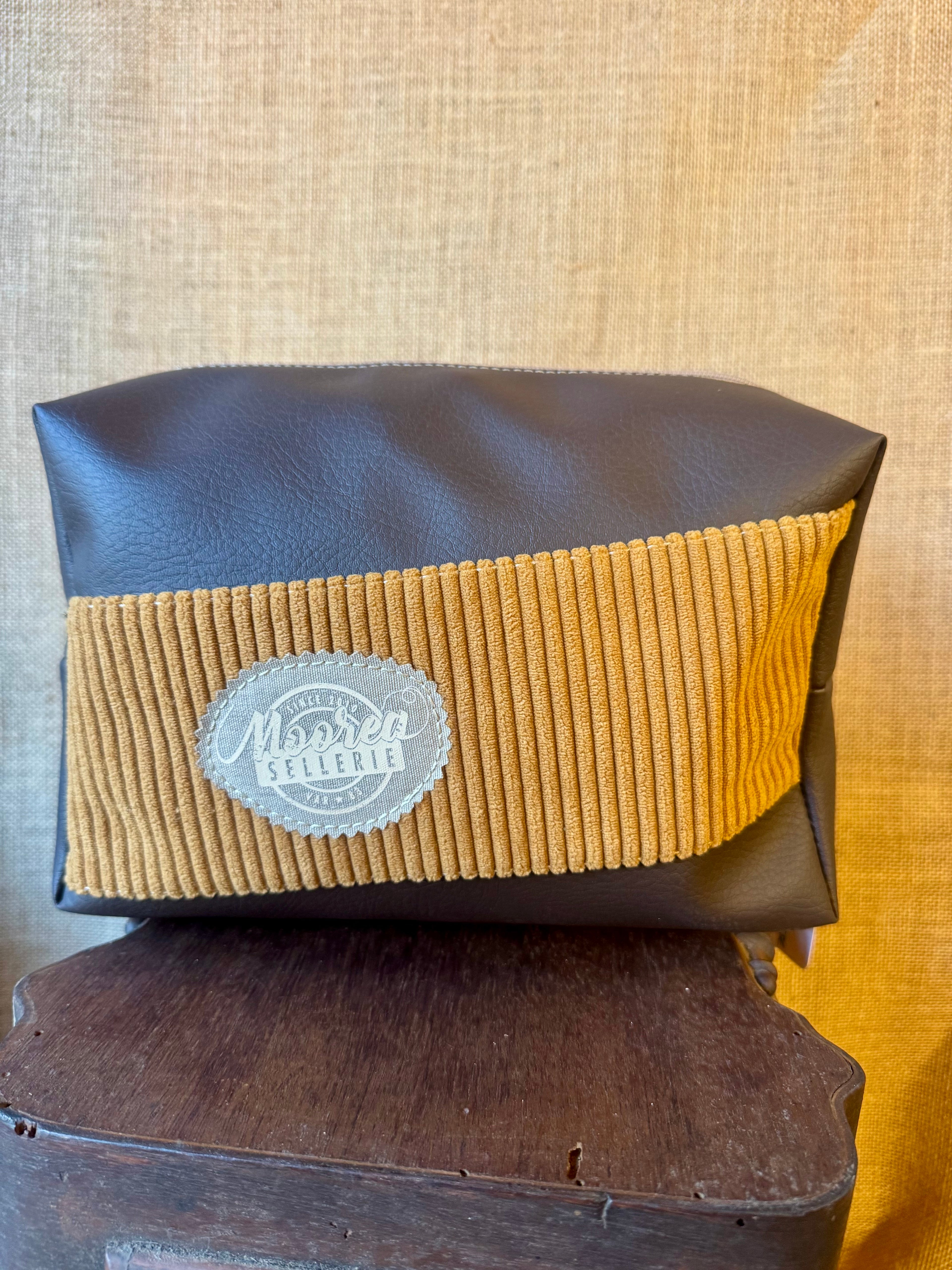 Trousse de toilette - Simili Marron / Velours Ocre