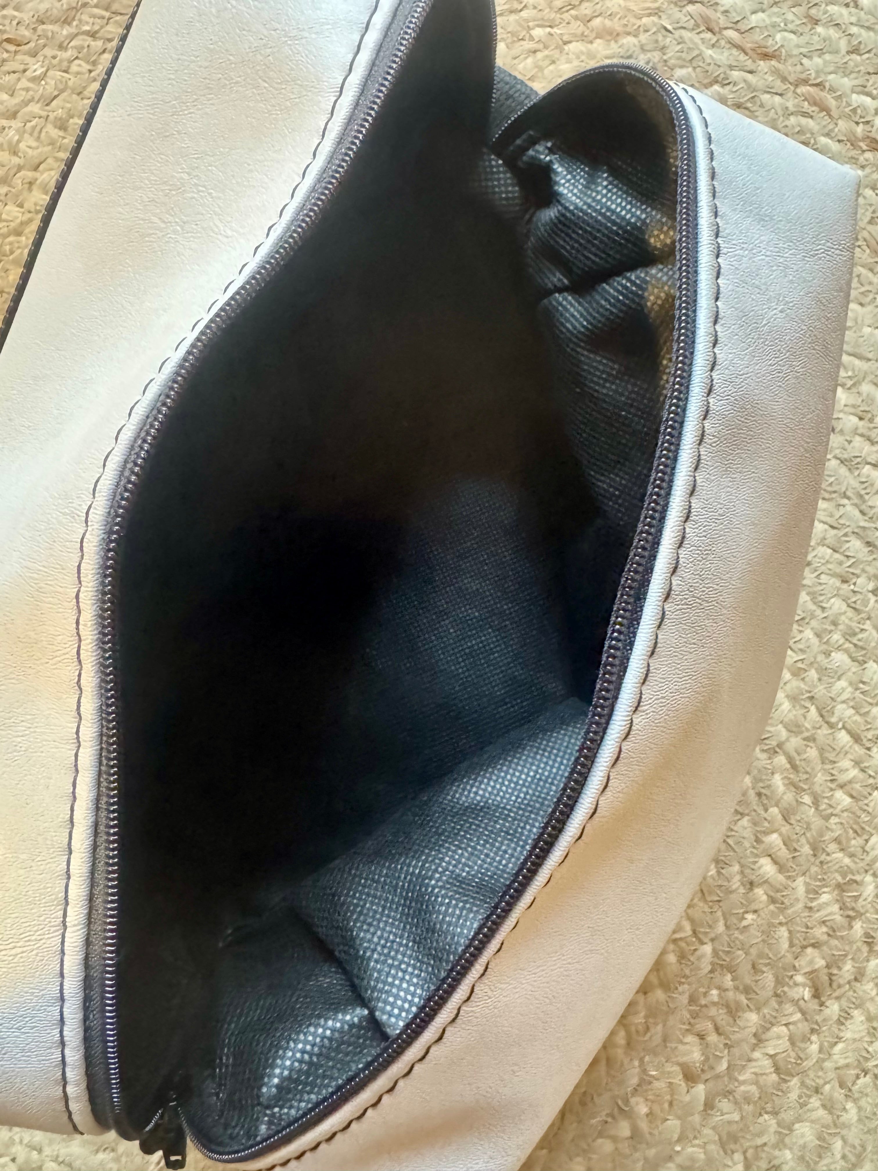 Trousse de toilette - simili gris / grip de moto