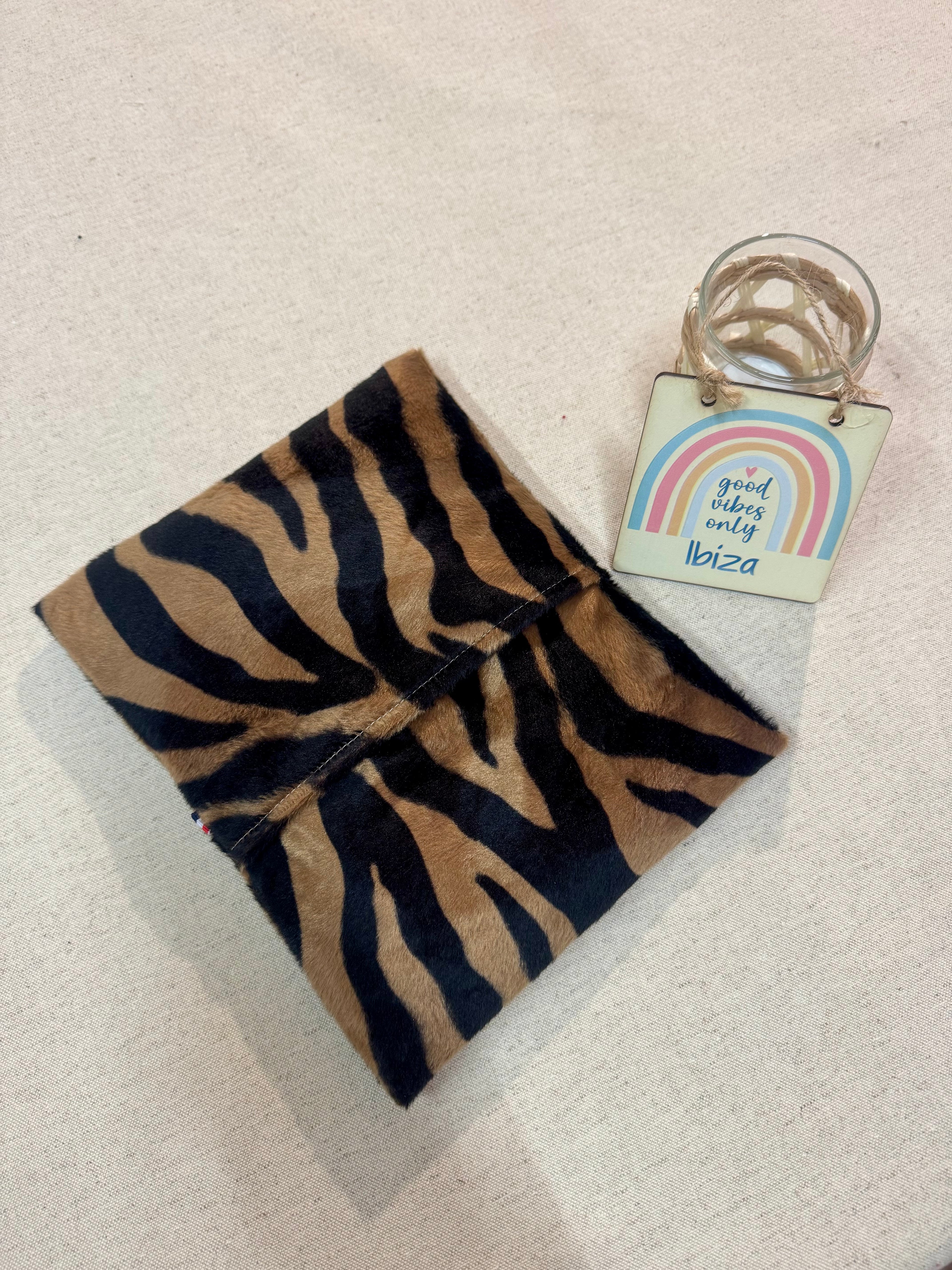 Bouillotte artisanale Tissu Zèbre déhoussable avec noyaux de cerise