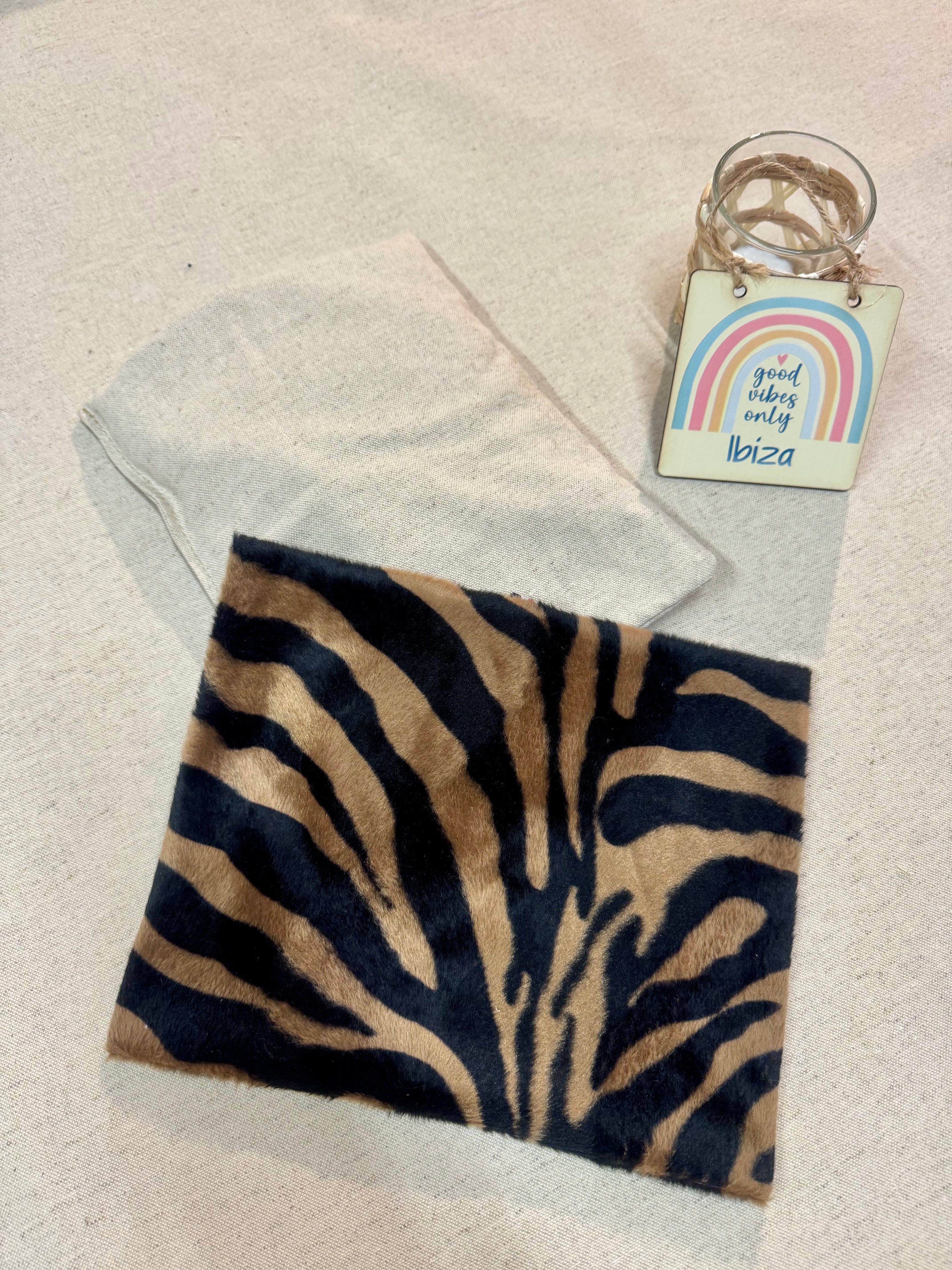 Bouillotte artisanale Tissu Zèbre déhoussable avec noyaux de cerise