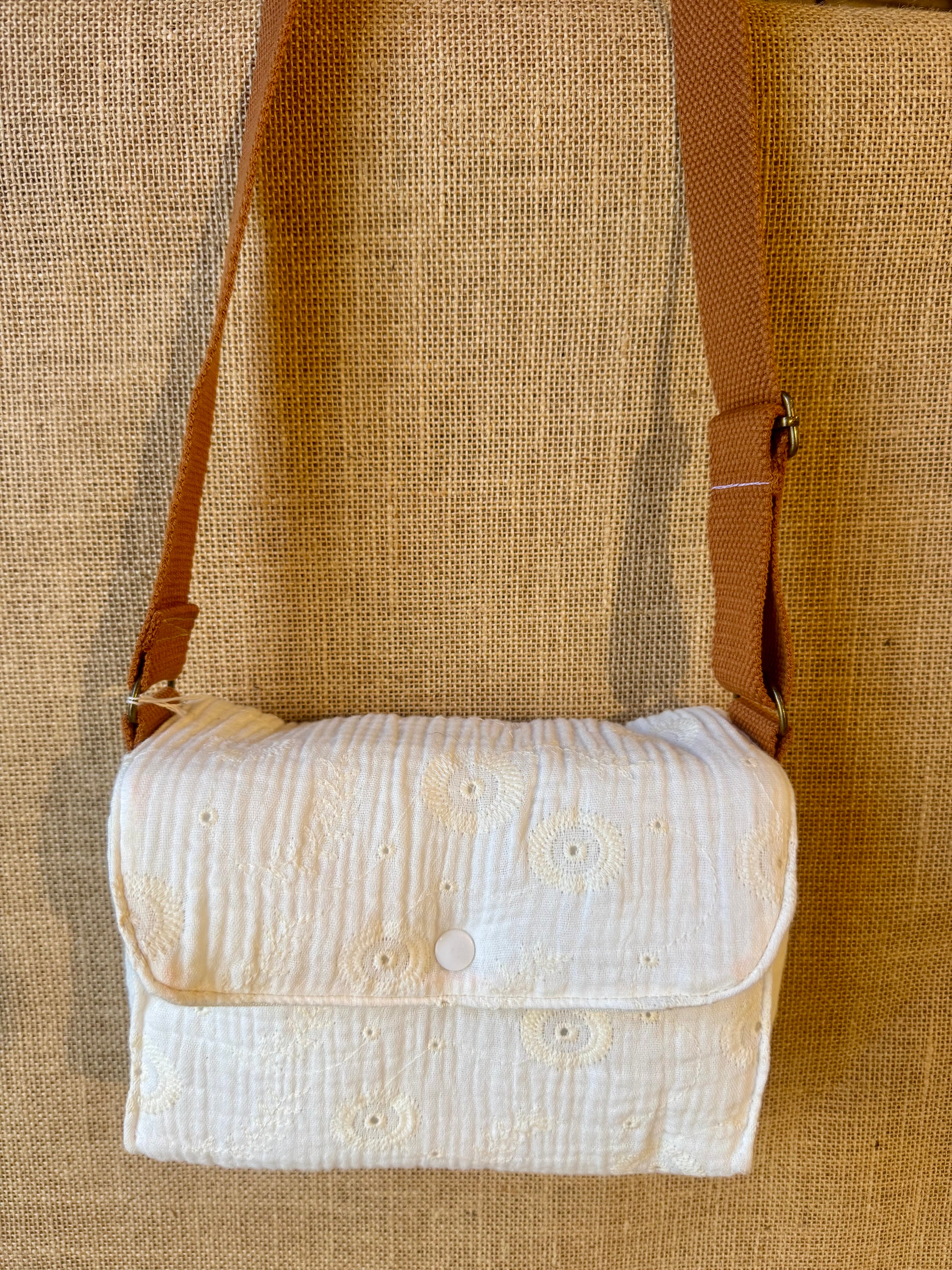 Sac bandoulière en tissu Broderie Blanche