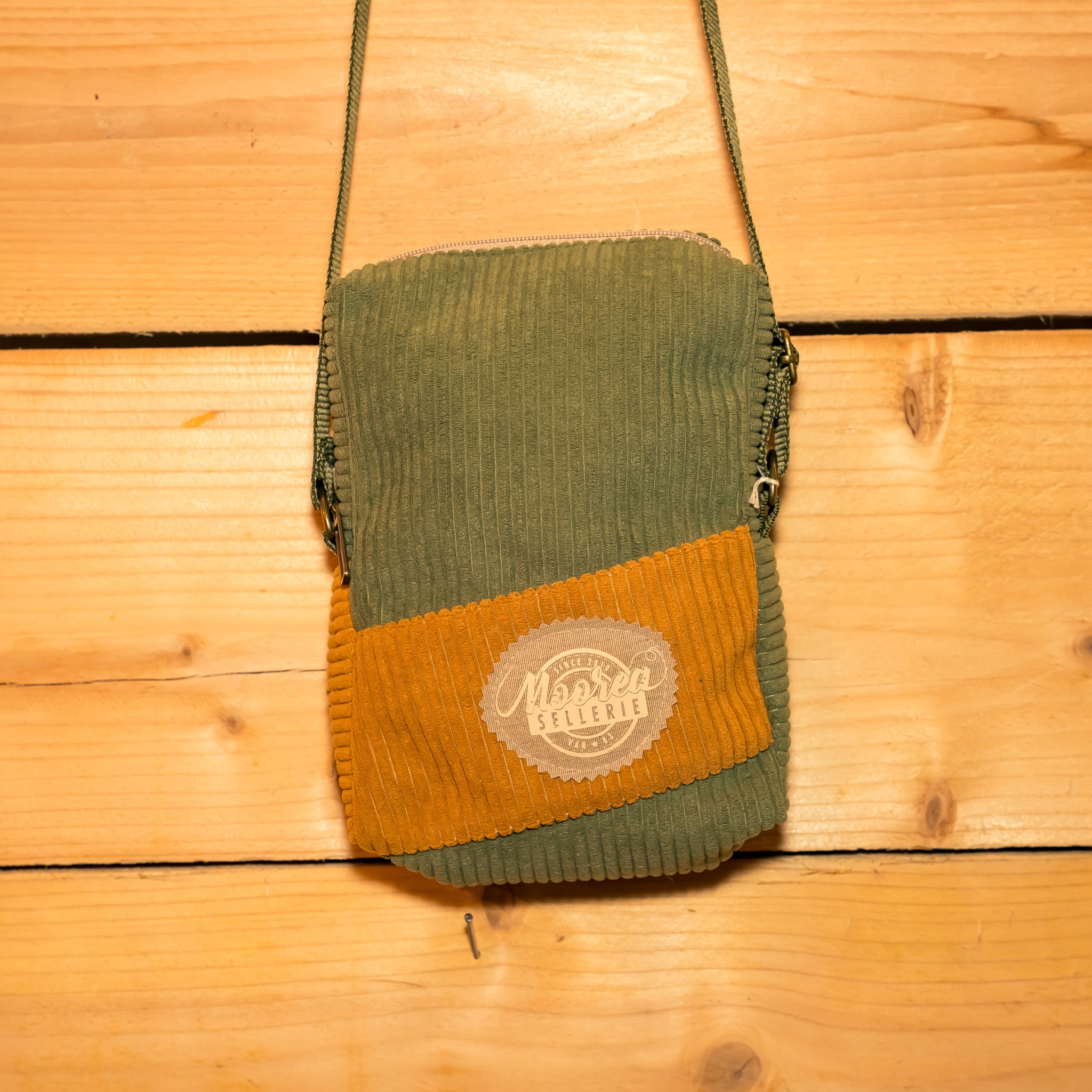 Sacoche bandoulière velours kaki / velours ocre