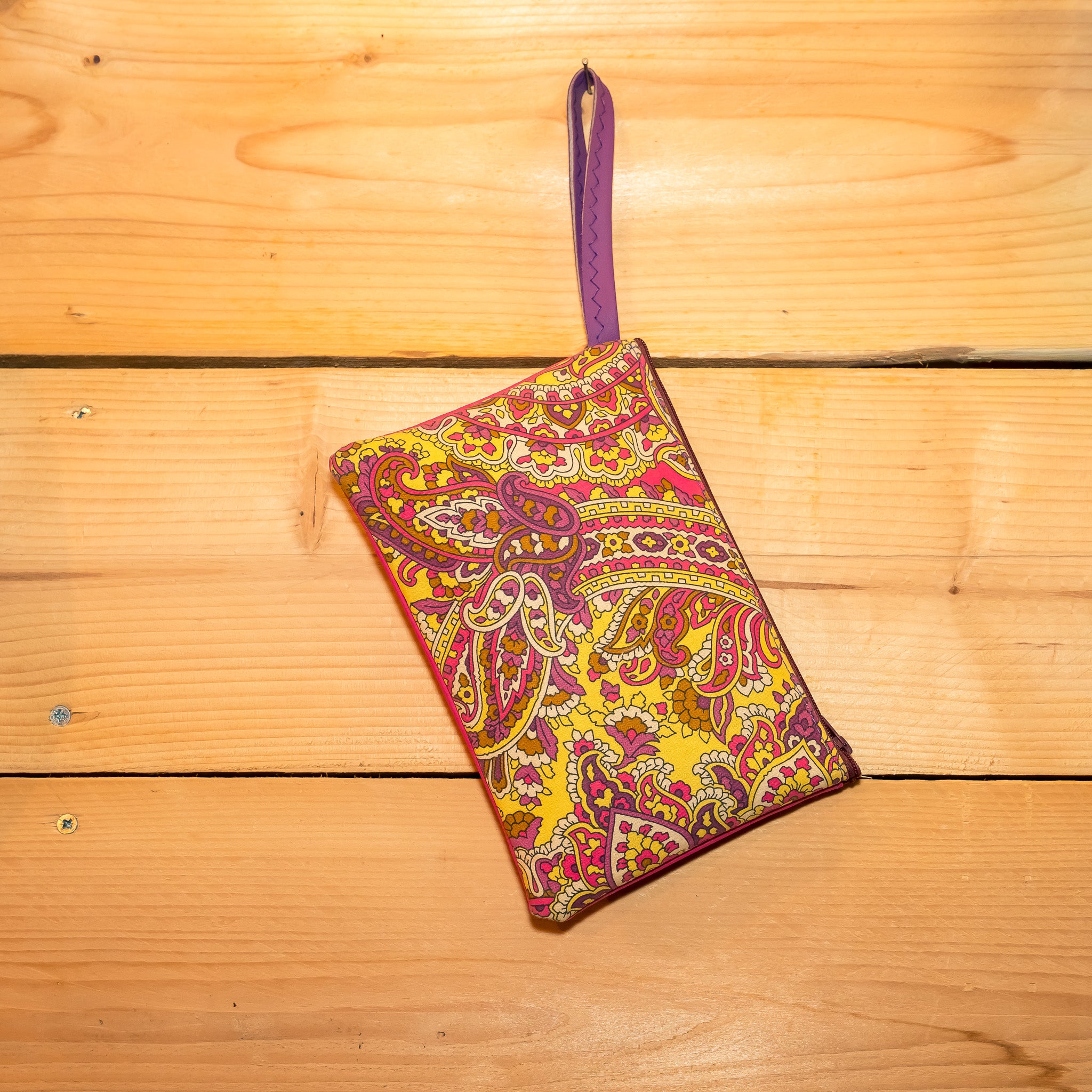 Pochette Plate Simili Violet / Tissu motifs Arabesques