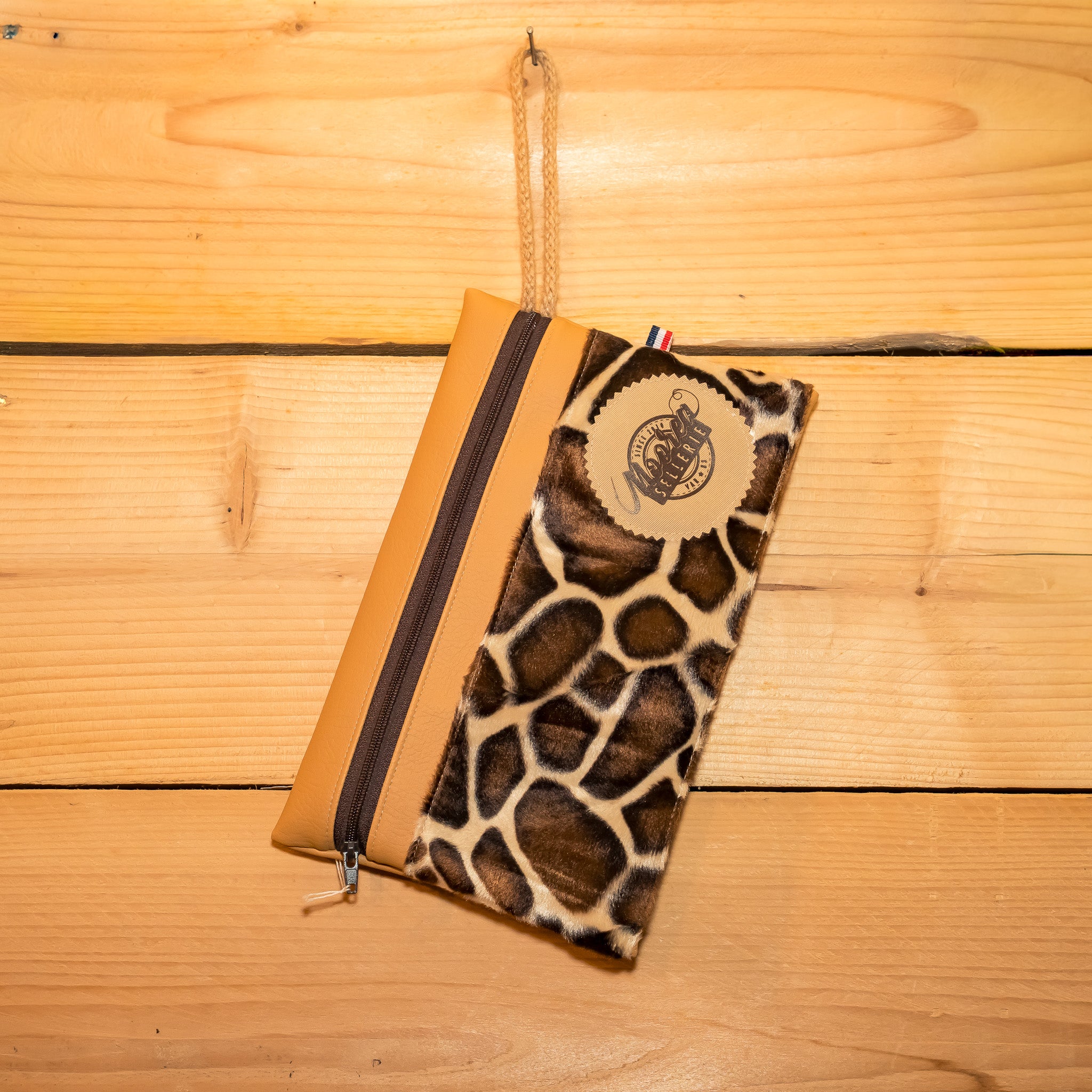 Pochette Plate Simili Caramel / Tissu Girafe