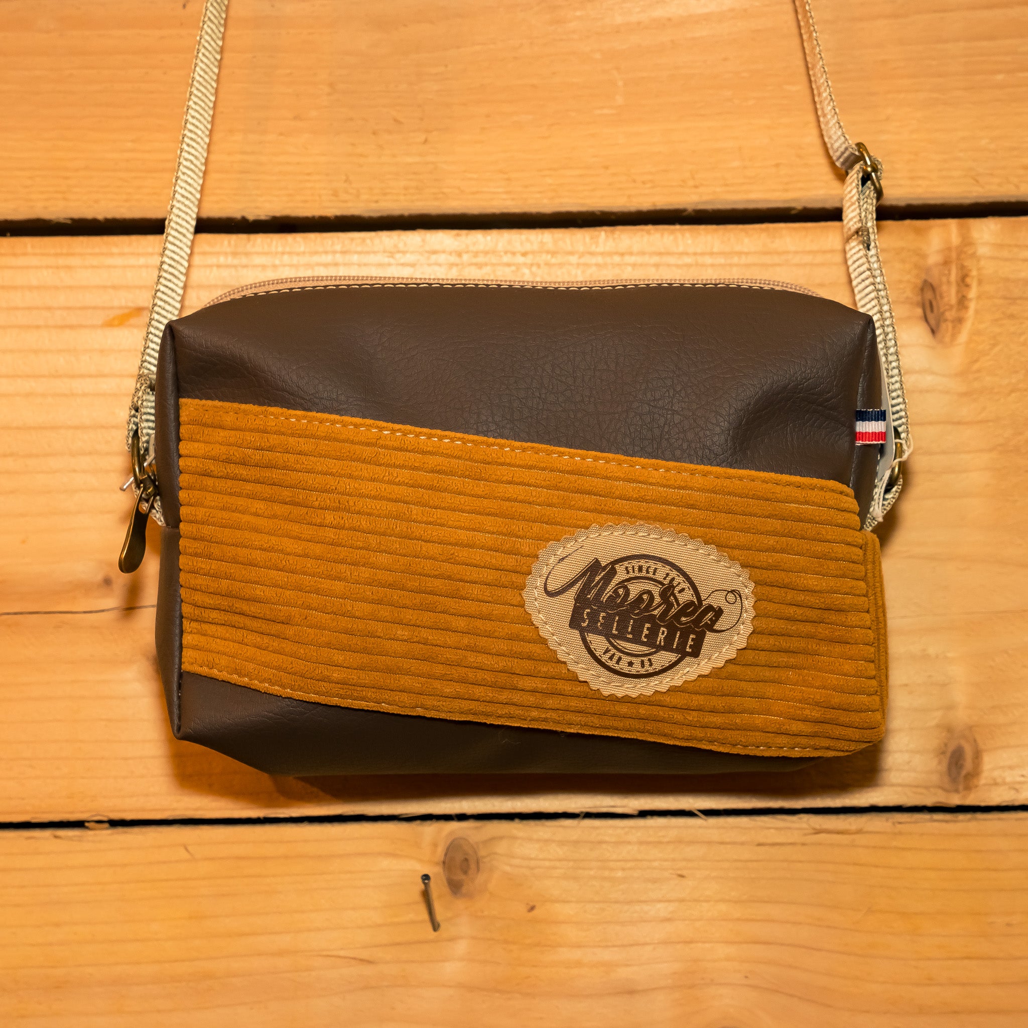 Sacoche bandoulière simili marron / velours ocre