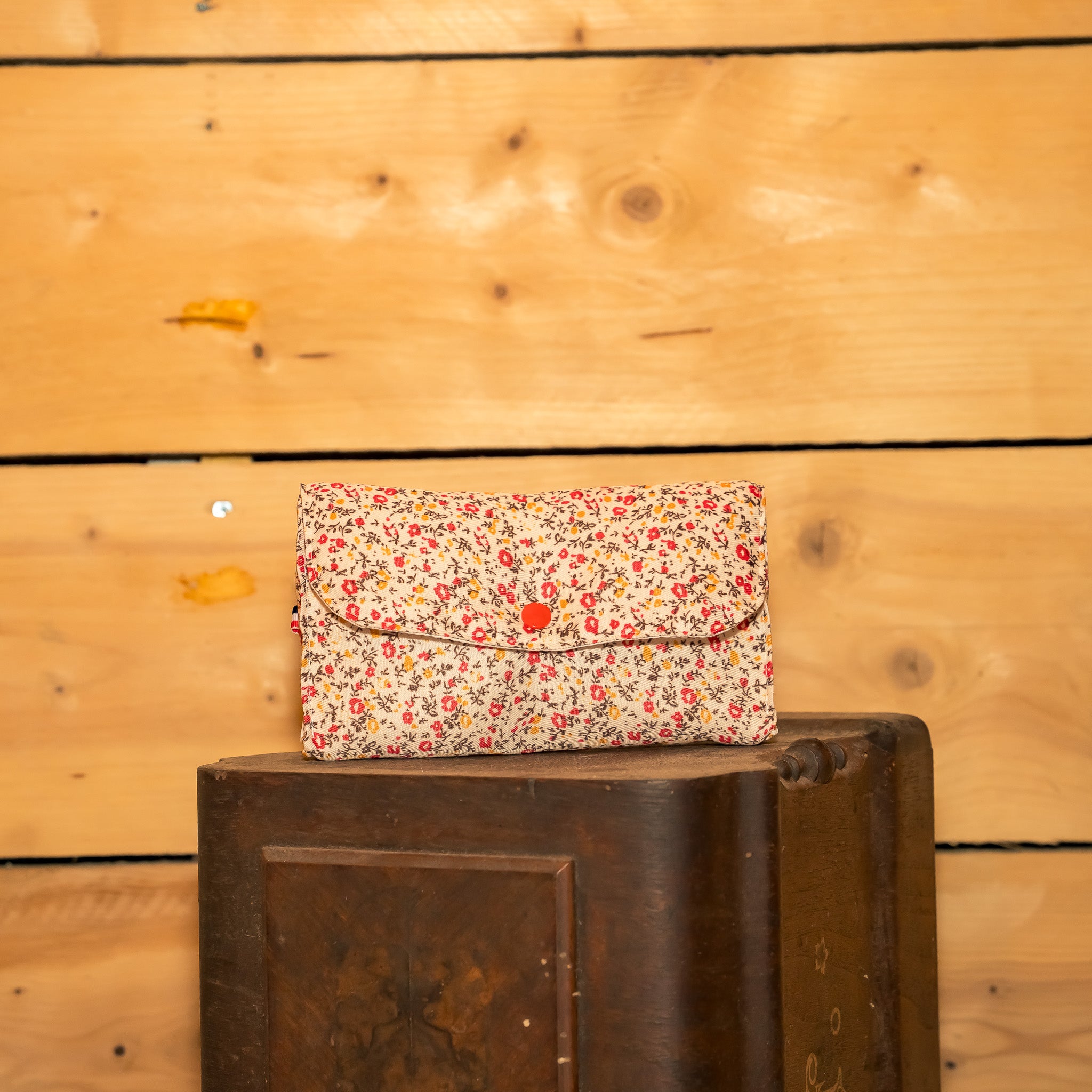 Pochette Portefeuille Tissu Floral Rouge